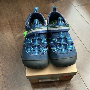 MAP kids size 10 water sandals